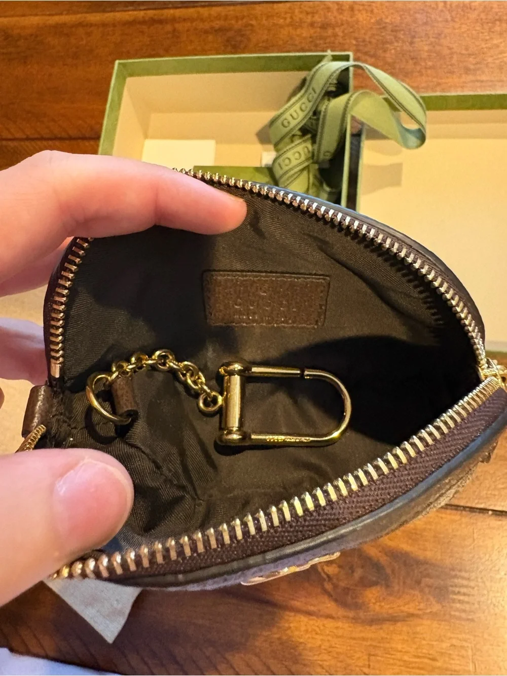 Gucci GG Supreme Small Pouch in Beige/Green/Red - Picture 2 of 6